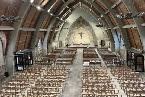 Nef de l'église de Guipavas.