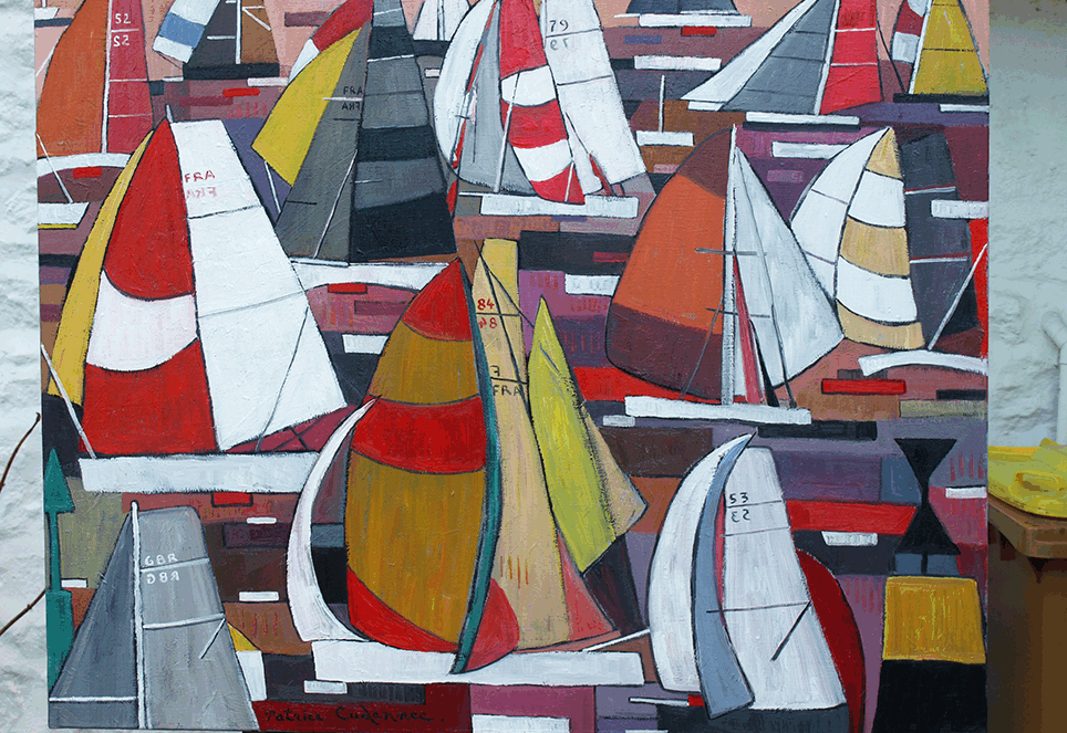 peiuture avec nombreux voiliers qui se mélangent. les voiles sont de différentes couleurs (blanc, jaune, rouge, jaune).