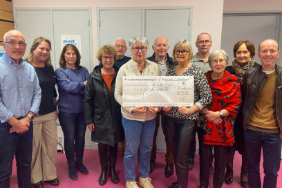 Des membres du CCAS, de l'association Horizons et des élus guipavasiens lors de la réception du chèque de 5 000€ - Agrandir l'image, fenêtre modale