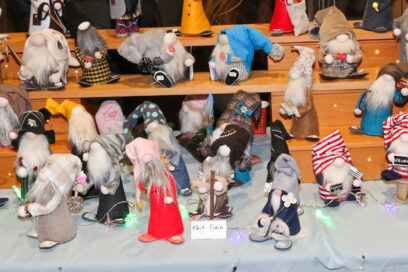 Présentoir de lutins en tissu confectionnés à la main - Agrandir l'image, fenêtre modale