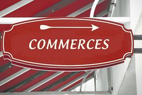 Enseigne signalant un commerce