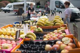 Étal du marchand de fruits et légumes